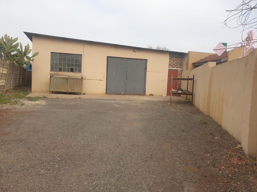 6 Bedroom Property for Sale in Villiers Free State